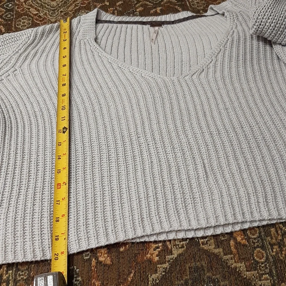 Free People Oversized Crop Sweater Size Medium Light Gray